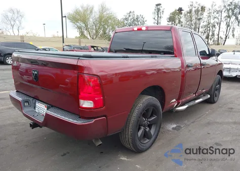 2018 Ram 1500 Express 4X2 6'4 Box из США, поврежденный, VIN 1C6RR6FG6JS244902